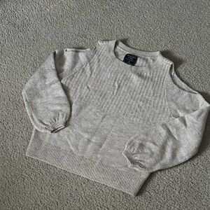 Abercrombie & Fitch Light Gray Cold Shoulder Sweater size XS